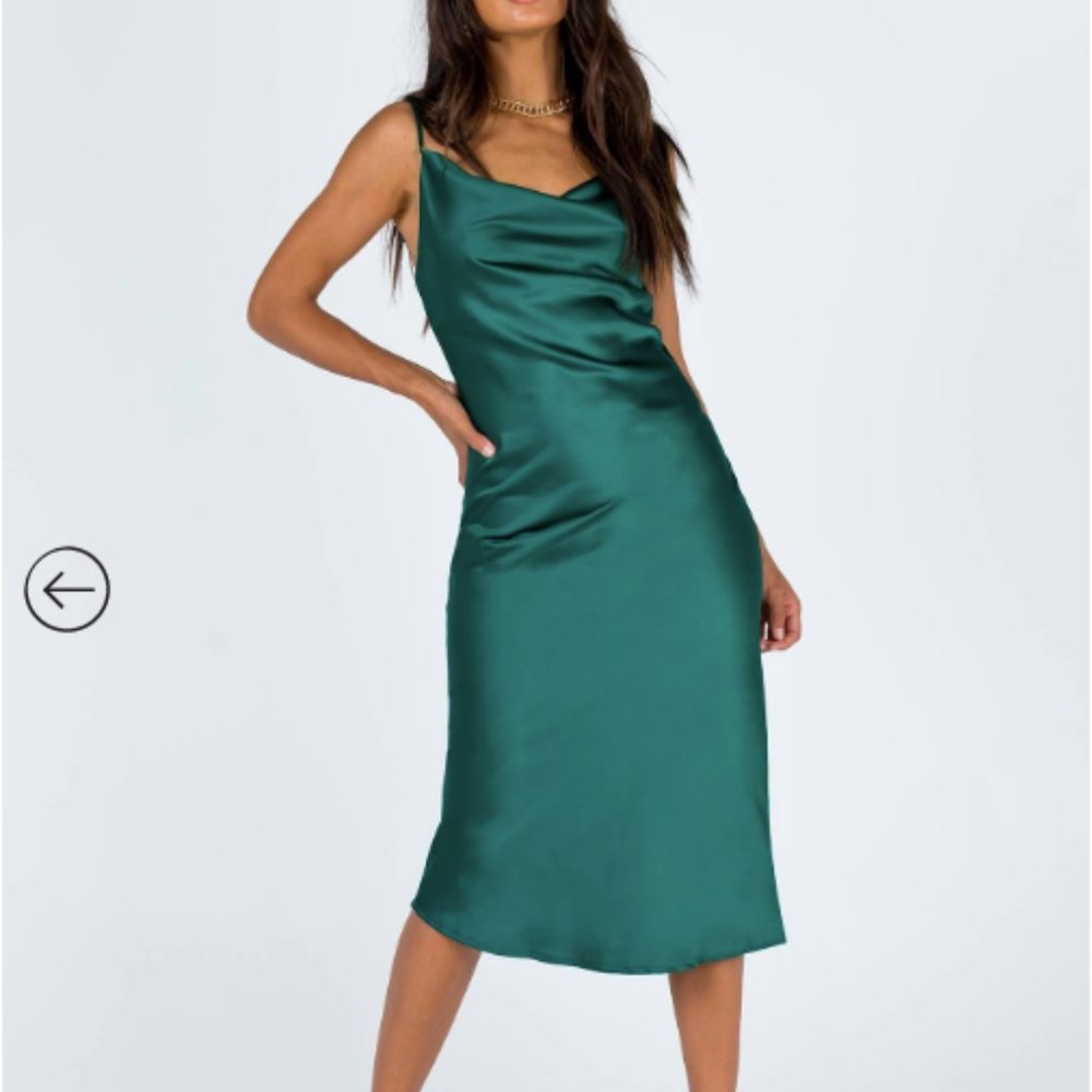Betta Vanore Forest Green Midi Satin Dress